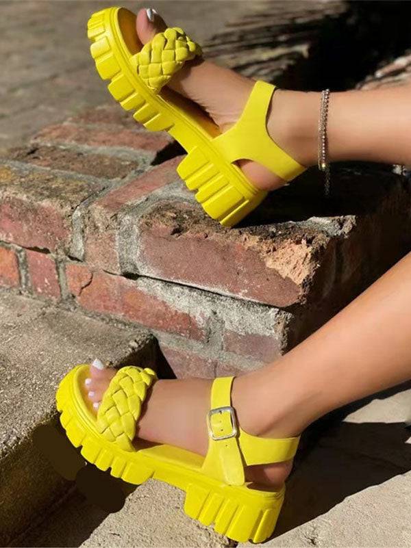 Buckle Chunky Heel Platform Sandals - Image 9