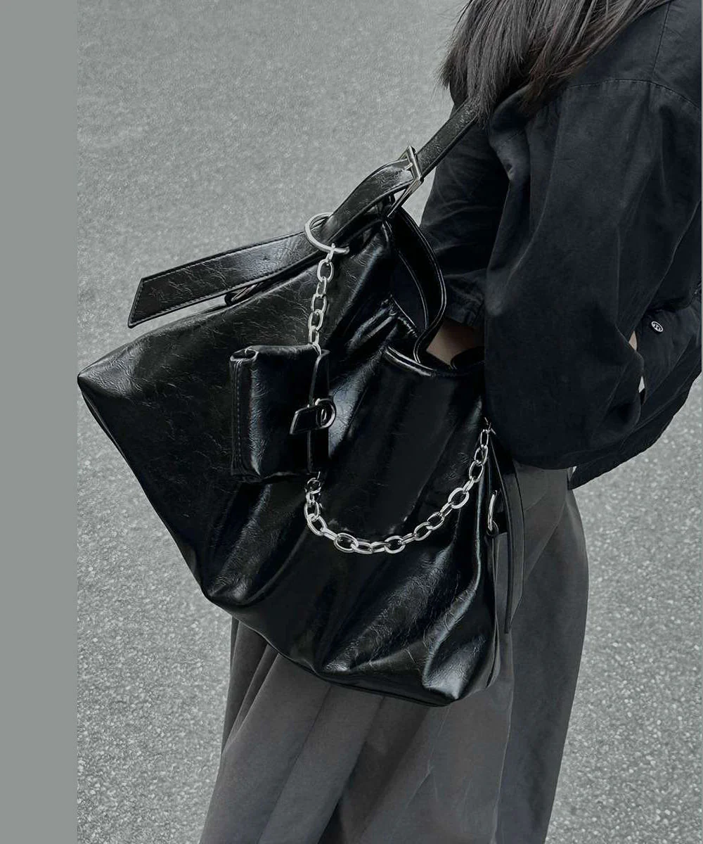 Casual Versatile Black Large Capacity Chain Crossbody Bag - Image 4