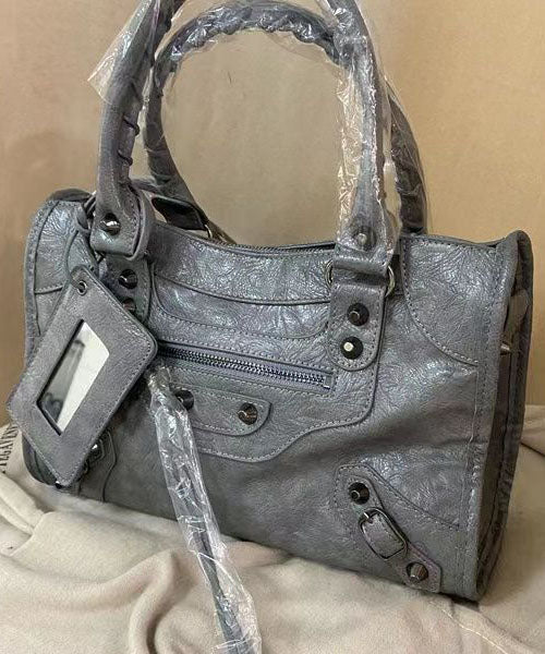Elegant Versatile Red Sheepskin Rivet Tote Handbag - Image 3