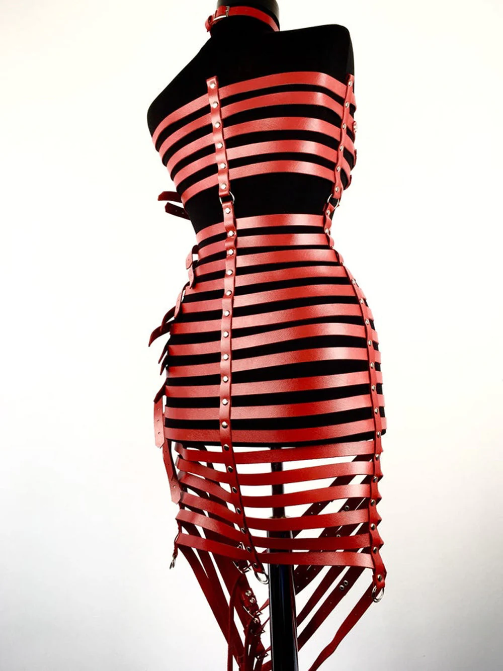 FIBBIA Buckle Belts Dress in Red - Image 5