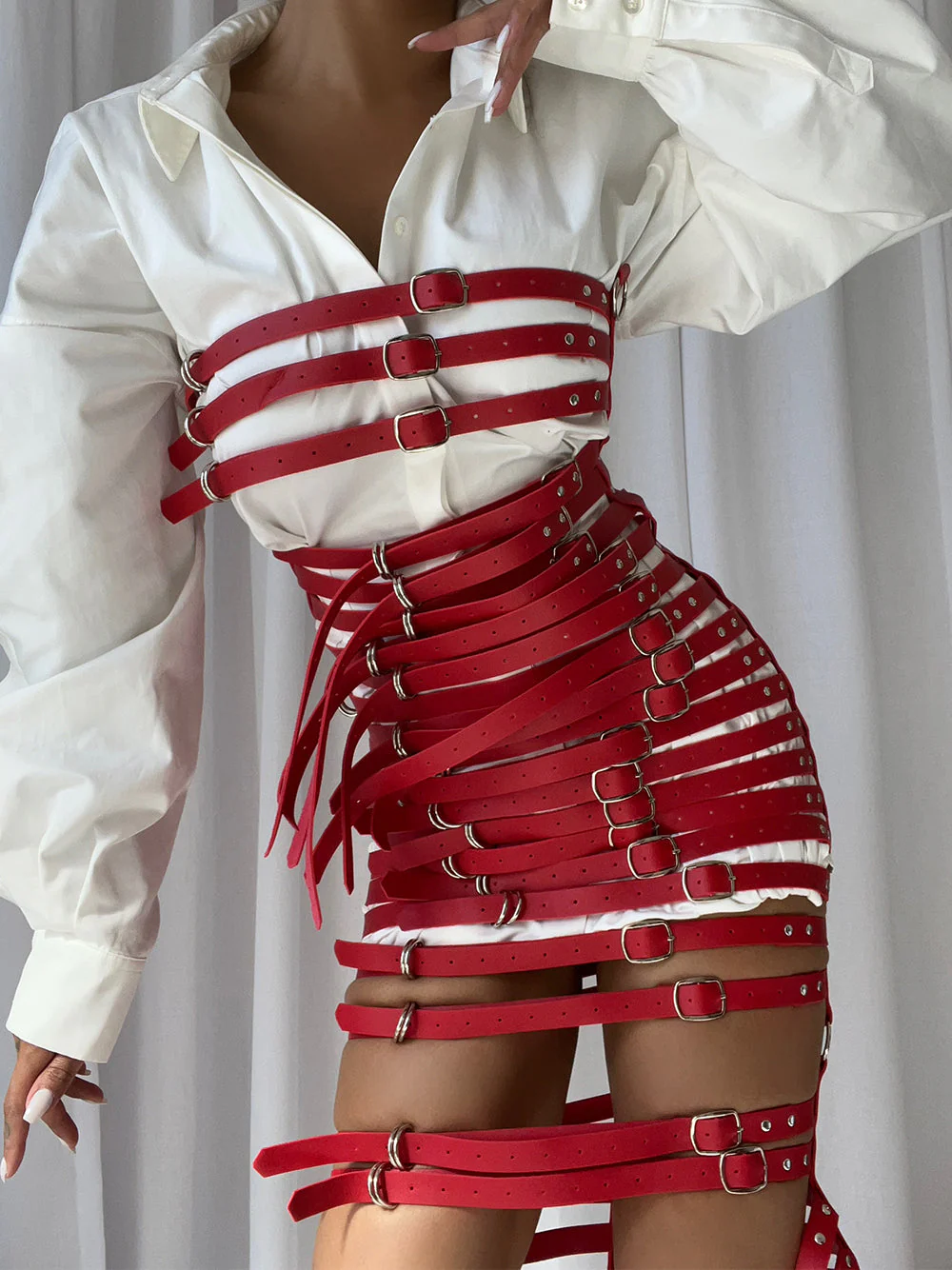 FIBBIA Buckle Belts Dress in Red - Image 6