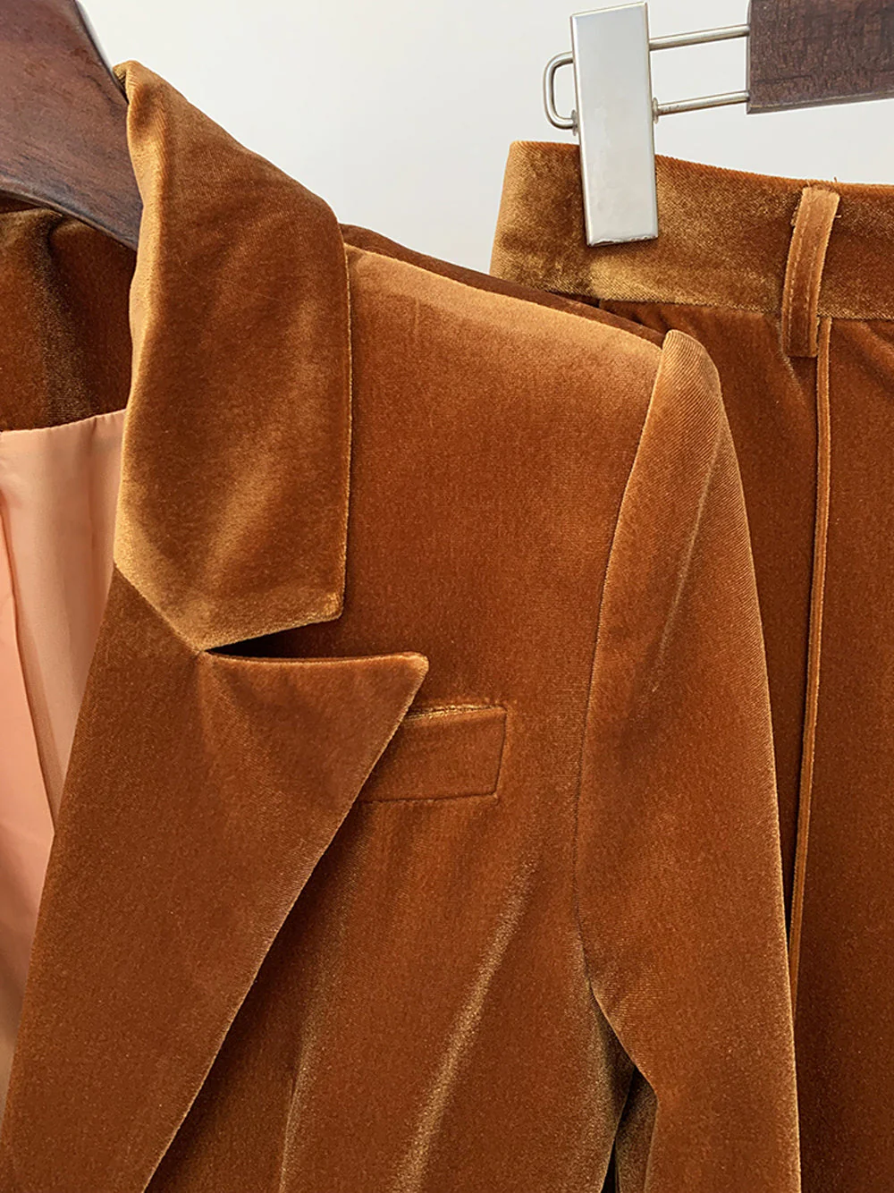 HINIYA Velvet Blazer & Flared Pants Set in Brown - Image 13