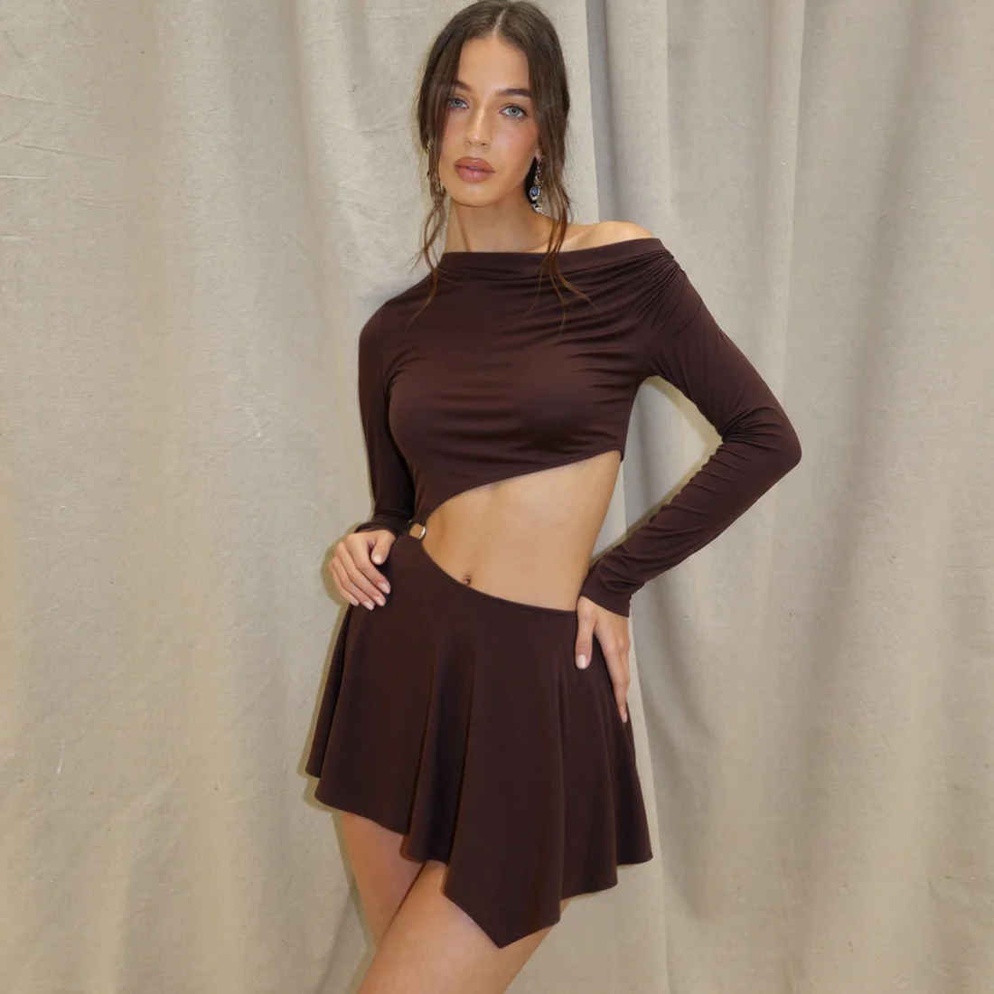 Open-Necked Dress With Exposed Midriff - Image 5