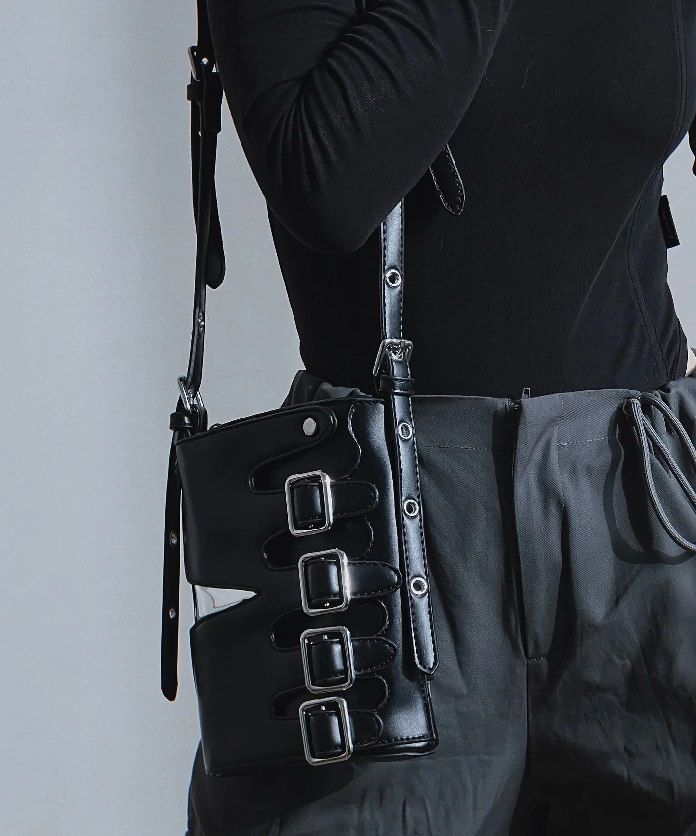Original Design Fashion Leather Button Decorated Crossbody Bag - Image 5