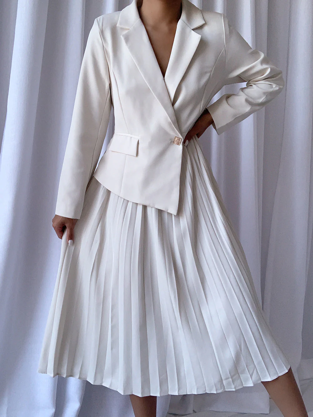 PETCHA Pleated Midi Dress - Image 2