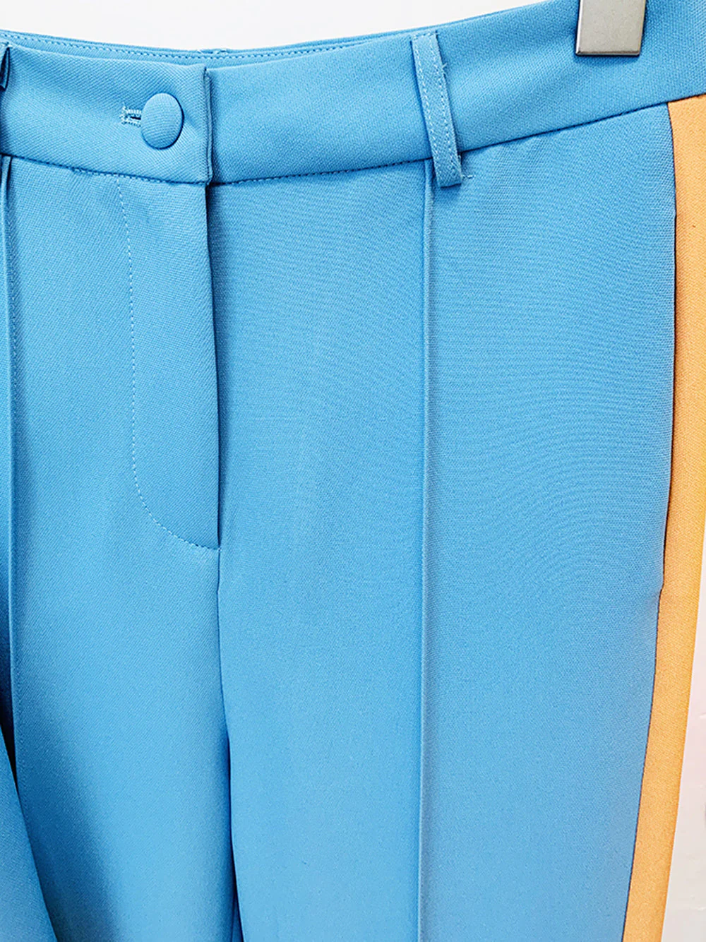 PETELE Blazer & Pants Set in Blue & Orange - Image 11