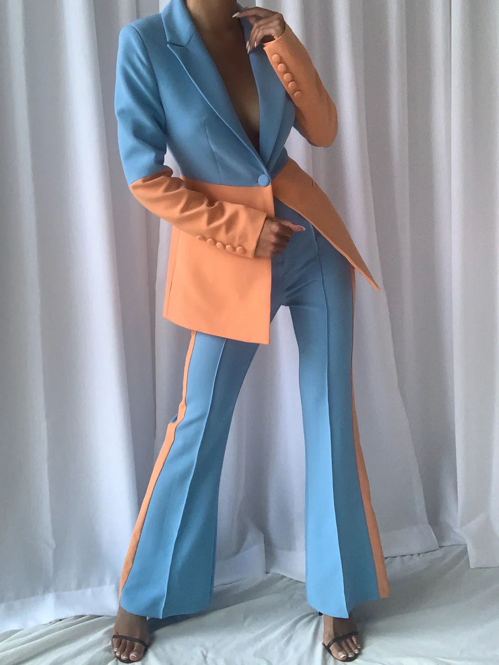 PETELE Blazer & Pants Set in Blue & Orange - Image 5