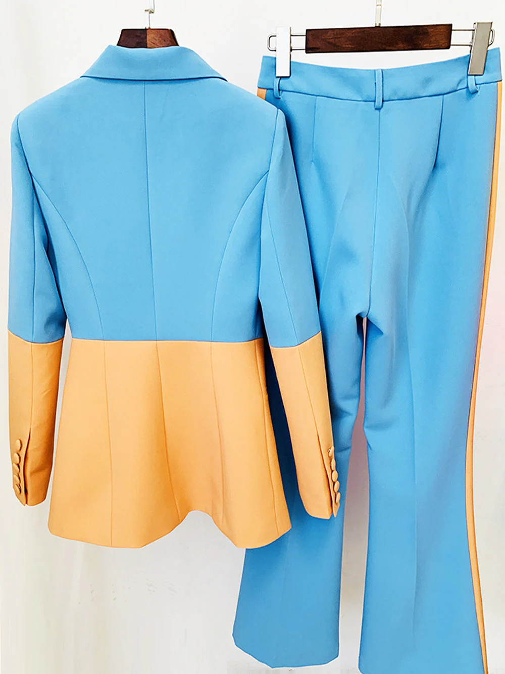 PETELE Blazer & Pants Set in Blue & Orange - Image 7