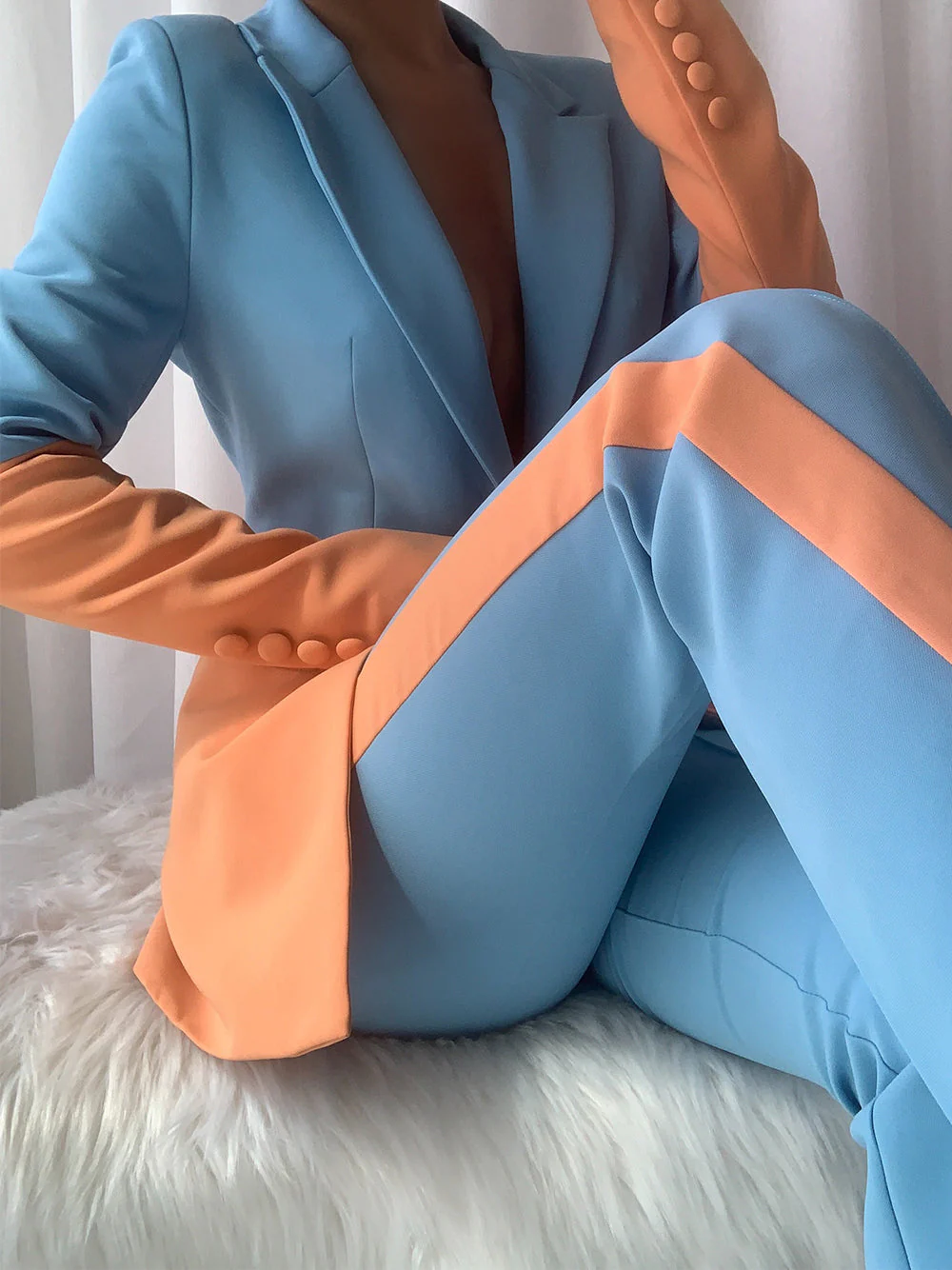 PETELE Blazer & Pants Set in Blue & Orange - Image 4