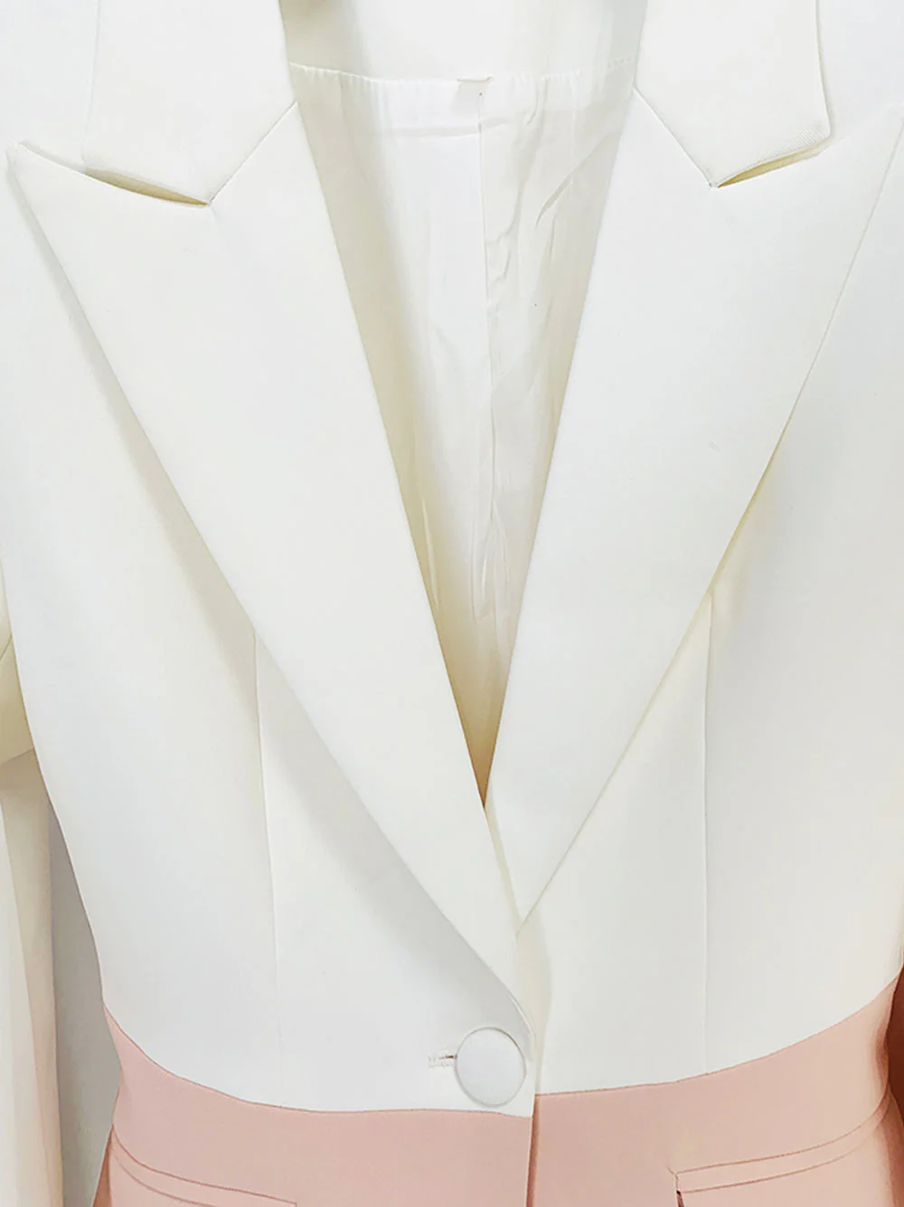 PETELE Blazer & Pants Set in Light Pink - Image 6