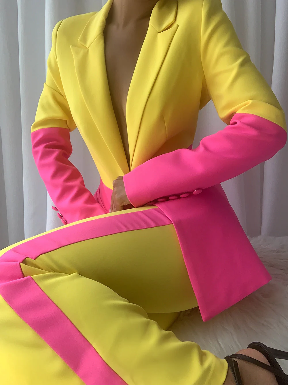 PETELE Blazer & Pants Set in Yellow & Pink - Image 2