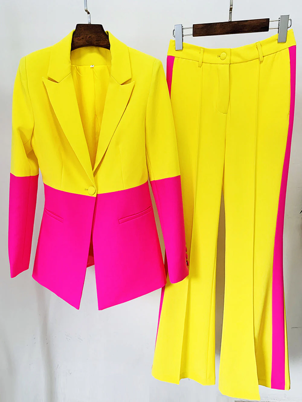 PETELE Blazer & Pants Set in Yellow & Pink - Image 6