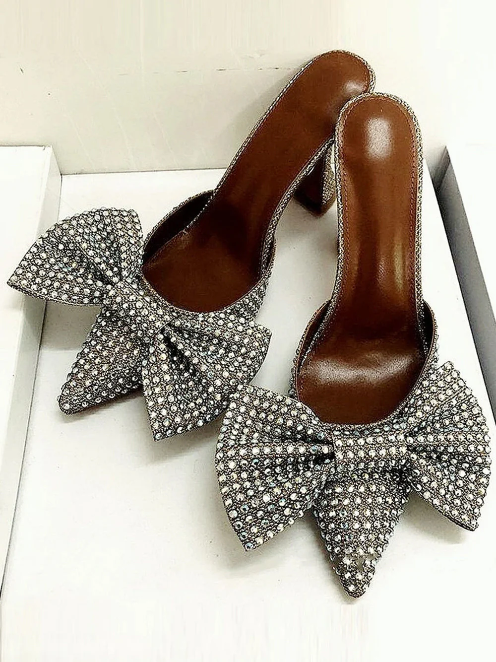 Pointed Toe Bow High Heels Pumps - Image 3