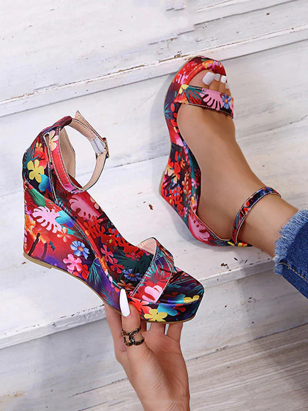 Printed Tropical Style Platform Sandals - Image 3