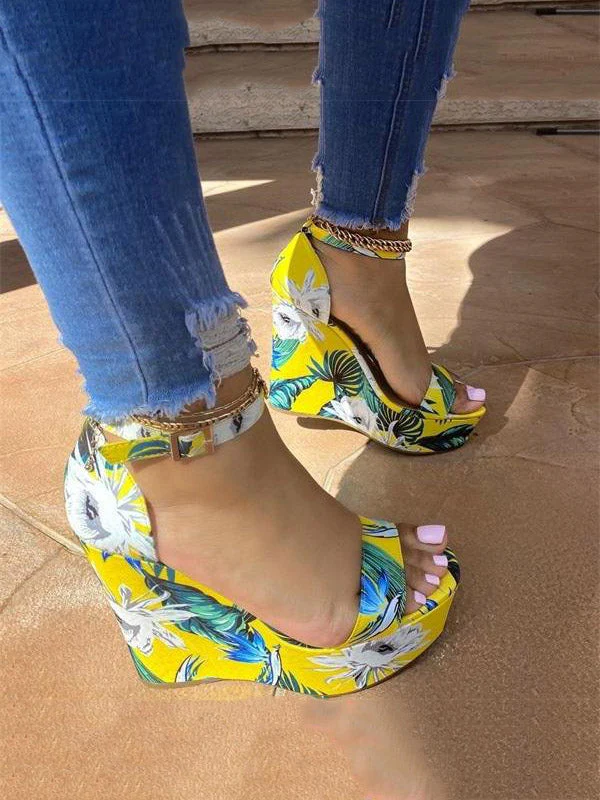 Printed Tropical Style Platform Sandals - Image 8