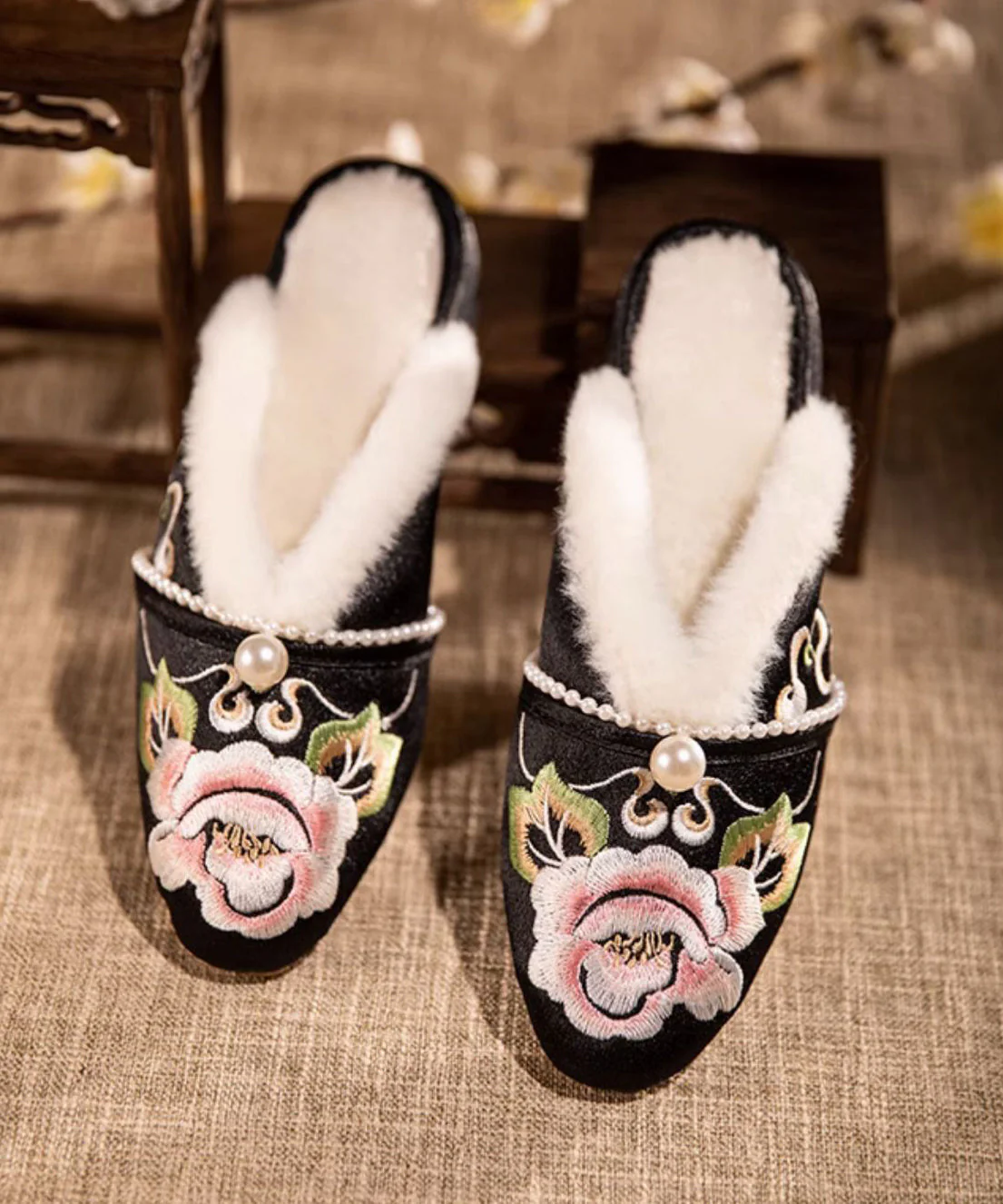Retro White Slippers Shoes Warm Fleece Splicing Chunky Embroidery - Image 4