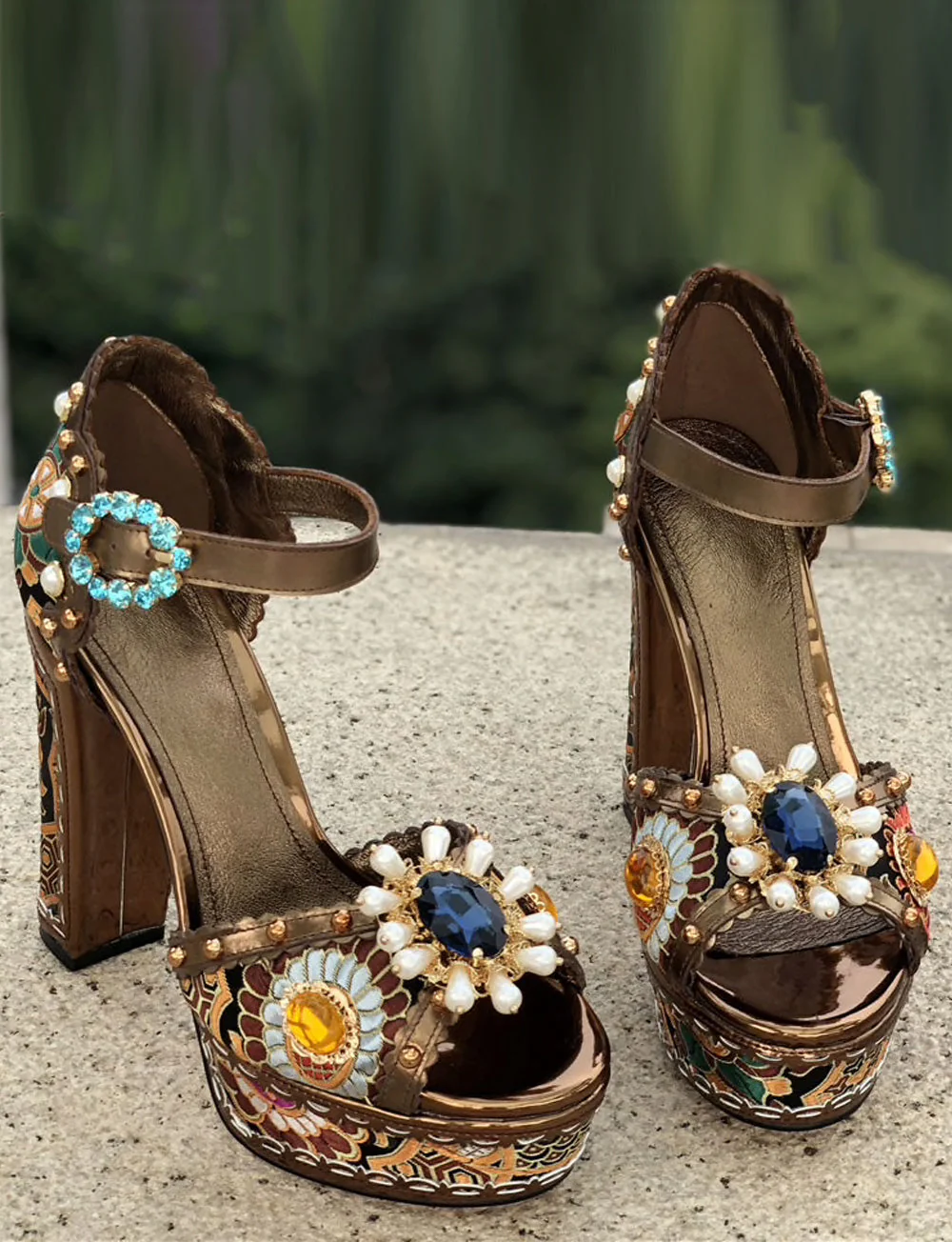 SPANISH MAGIC Block-Heel Sandals - Image 3