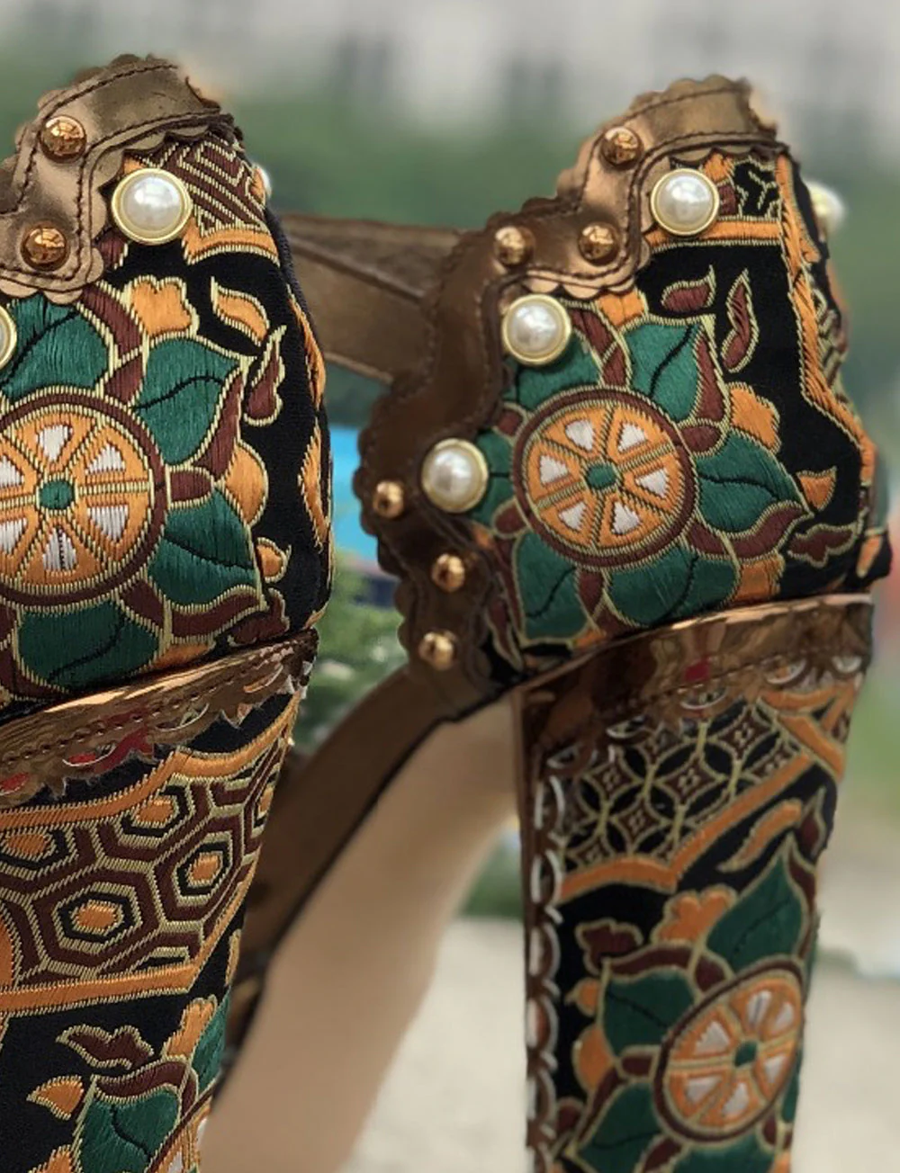 SPANISH MAGIC Block-Heel Sandals - Image 5